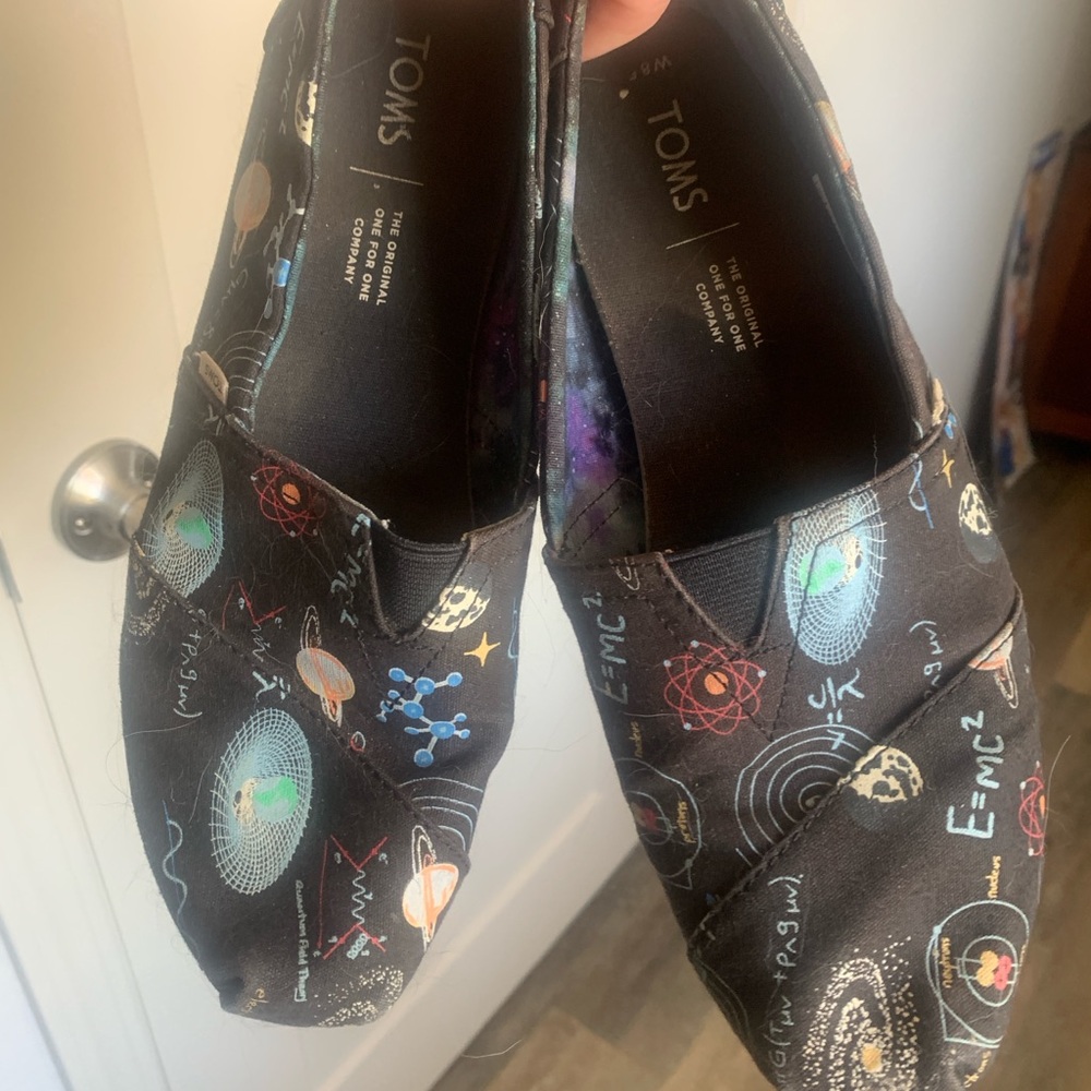 TOMS Cosmic Science Print Black Slip-Ons 8.5